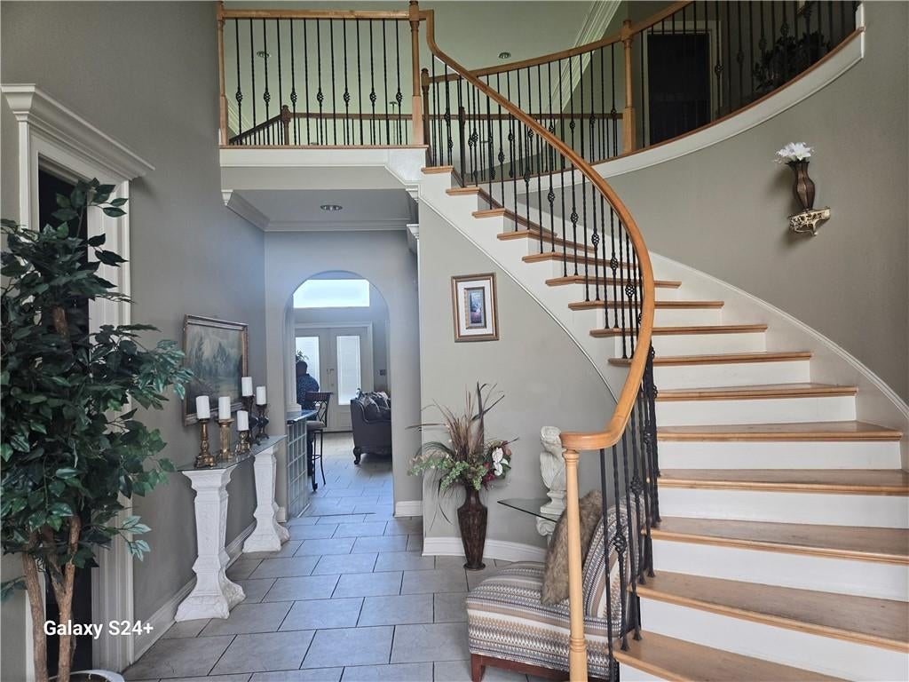 160 OAKMONT Drive