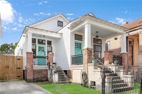 Photo of 5206 CONSTANCE Street, New Orleans, LA 70115 (MLS # 2561731)