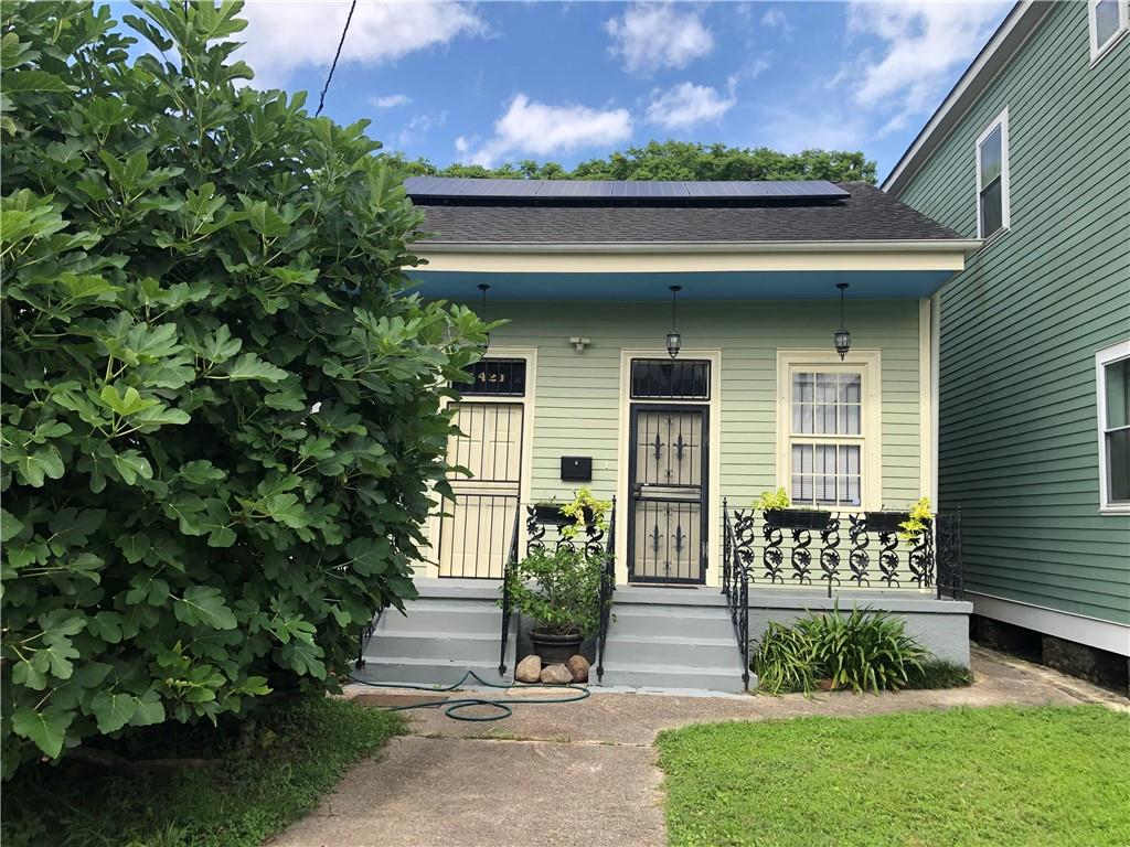 1421 MANDEVILLE Street