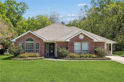 321 WESTWOOD Drive Mandeville LA 70471