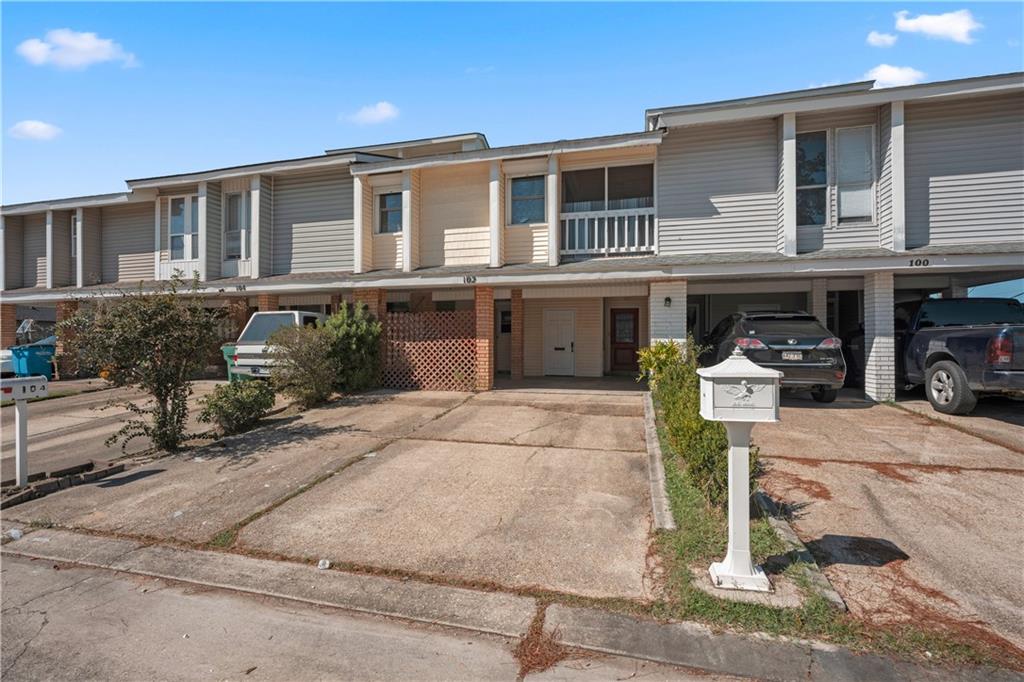 102 STANTON HALL Drive