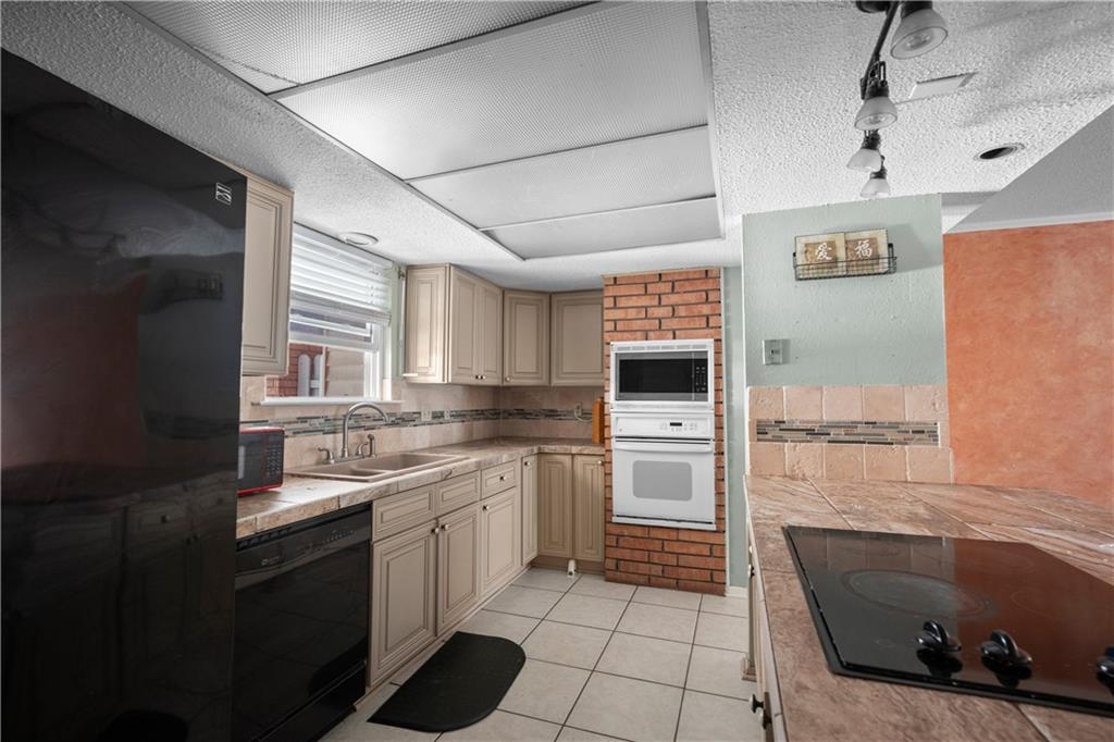 102 STANTON HALL Drive