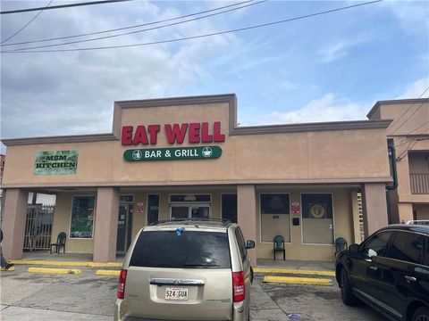 8001 DOWNMAN Road New Orleans LA 70126