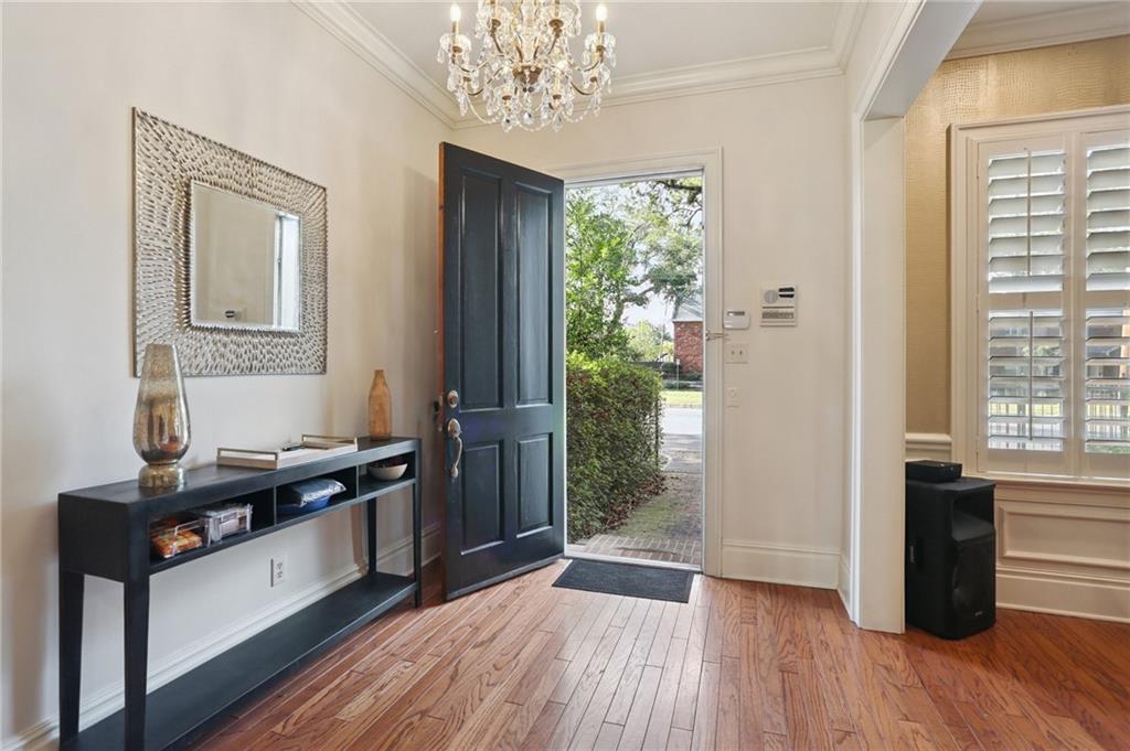 3216 ST CHARLES Avenue