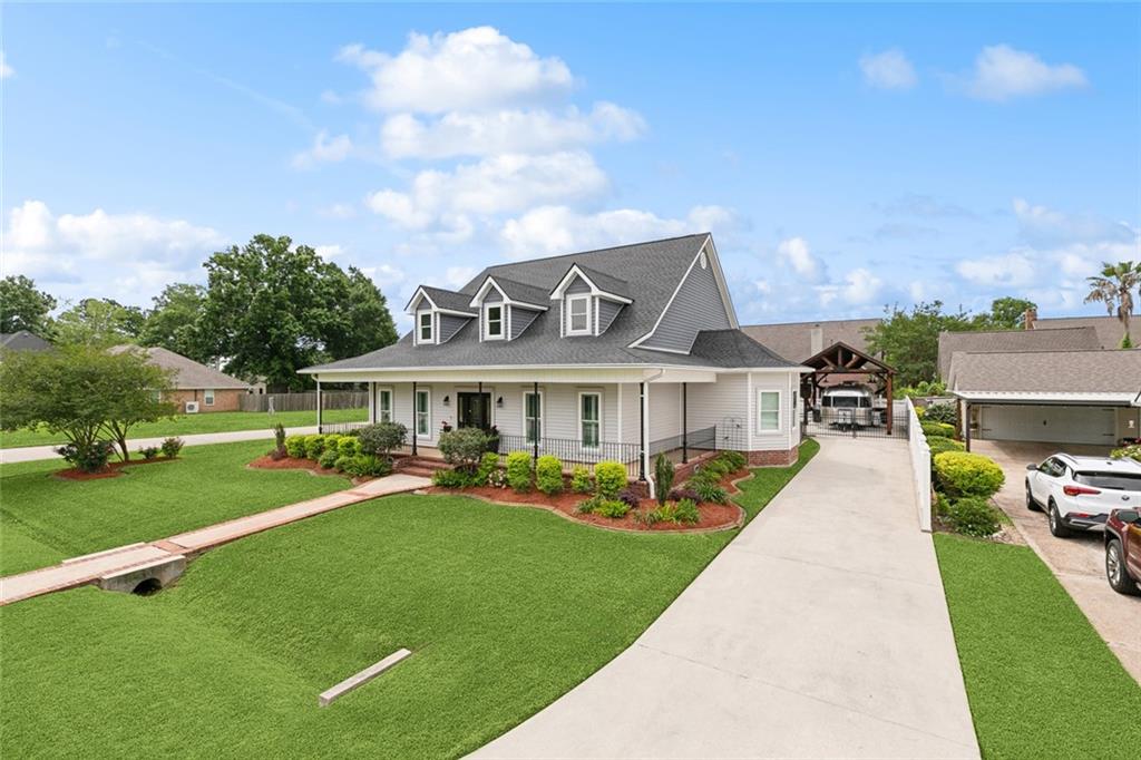 201 LAUREL Court