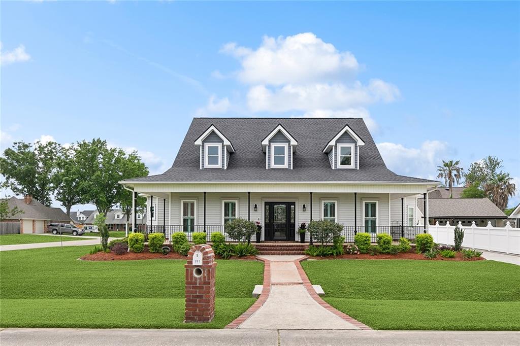 201 LAUREL Court