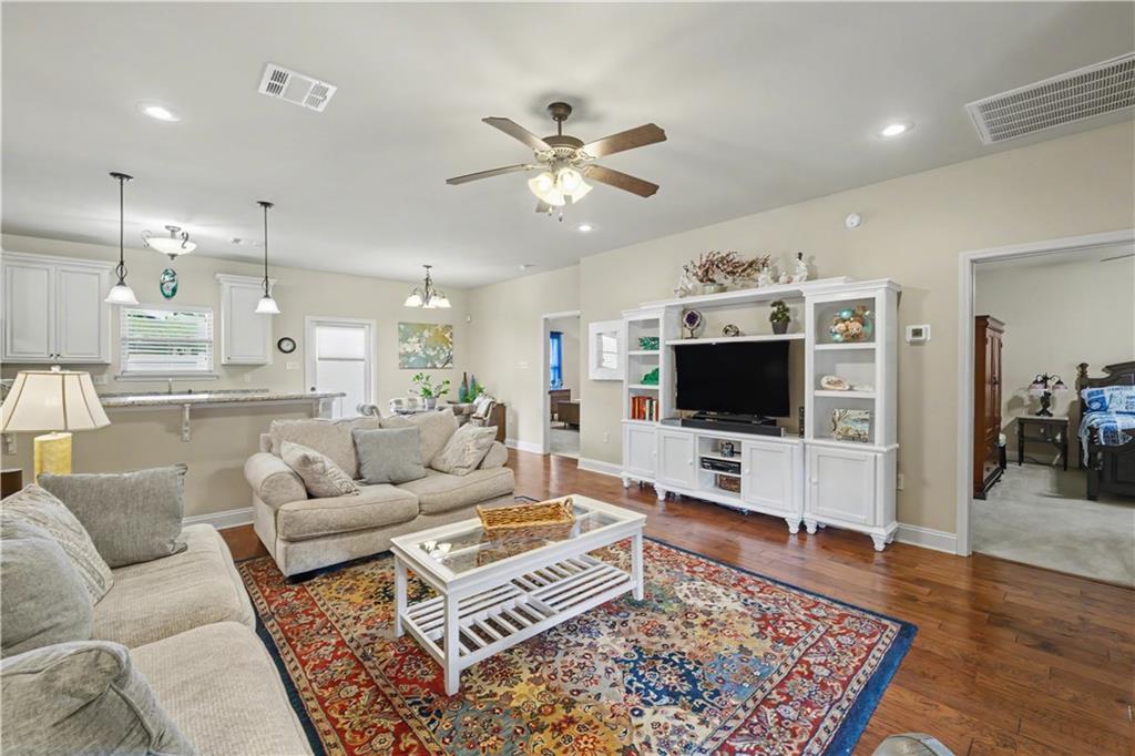324 CRAFTSMAN Court