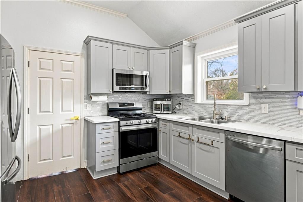 45 RIDGEWOOD Drive