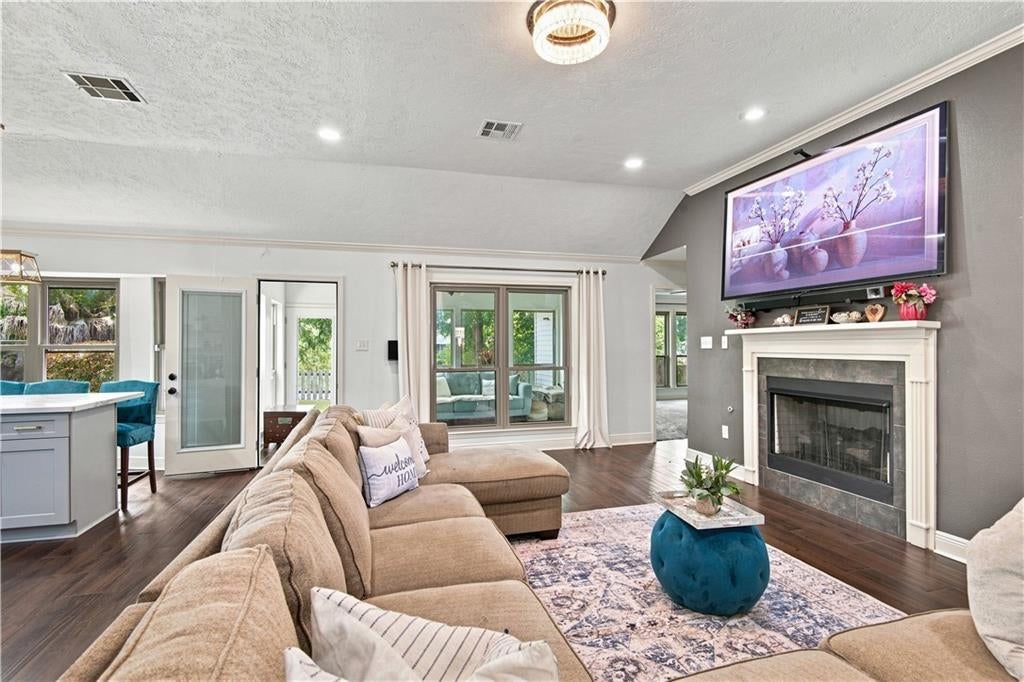 45 RIDGEWOOD Drive
