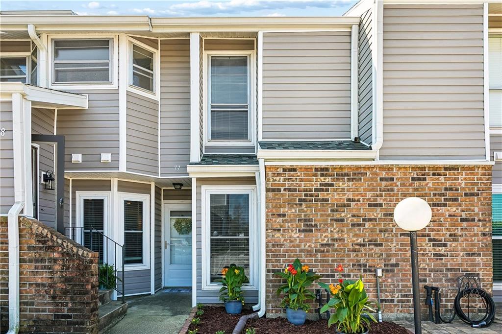 77 AVANT GARDE Circle 77