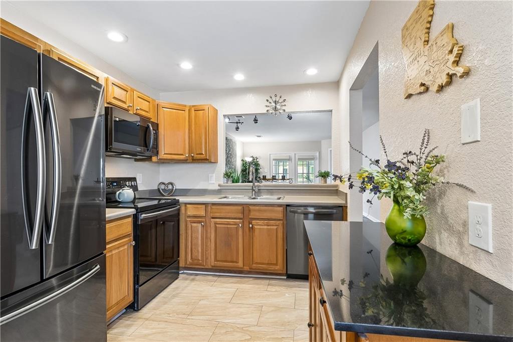 77 AVANT GARDE Circle 77