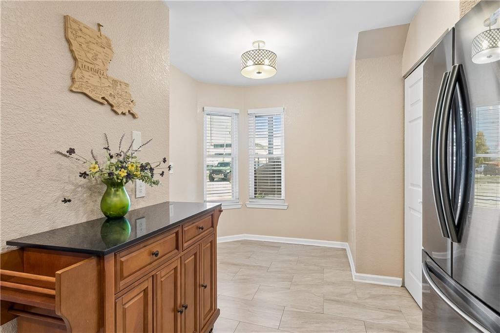 77 AVANT GARDE Circle 77