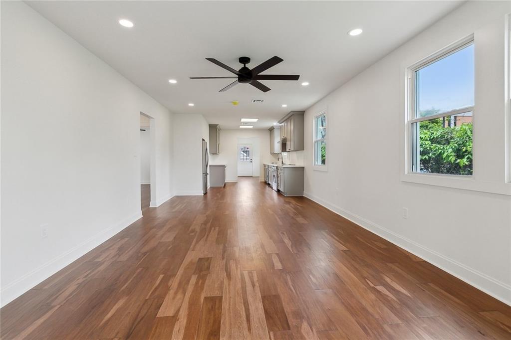 3009 ROMAN Street