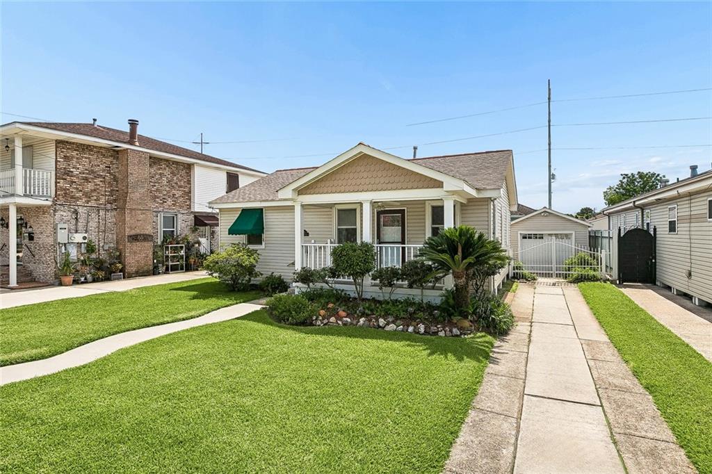 320 MANSON Avenue