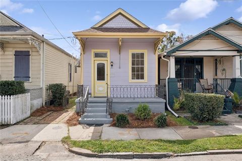 Photo of 8314 WILLOW Street, New Orleans, LA 70118 (MLS # 2545961)