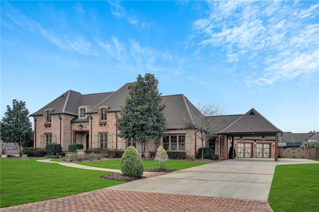 305 HIGHLAND BLUFF Drive