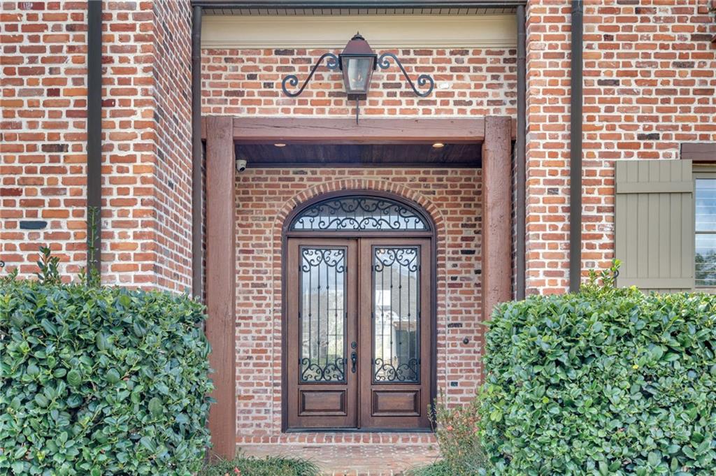 305 HIGHLAND BLUFF Drive