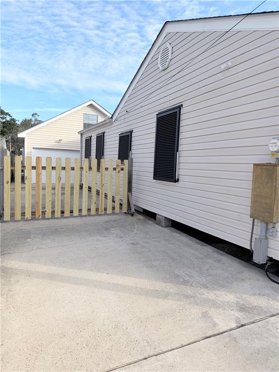 41 VIVIAN Court