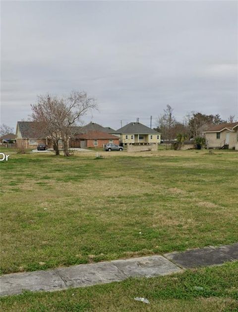 8505 CREOLE Drive Chalmette LA 70043