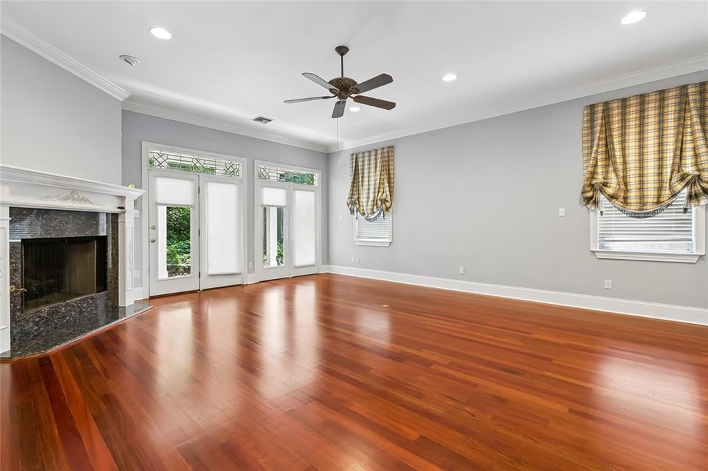 182 METAIRIE Court