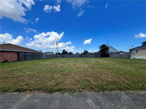 321 LLAMA Drive Arabi LA 70032