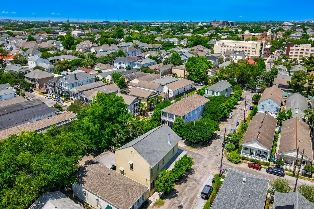 New Orleans, Louisiana, 70115, United States, 4 Bedrooms Bedrooms, ,4 BathroomsBathrooms,Residential,Active,2041705
