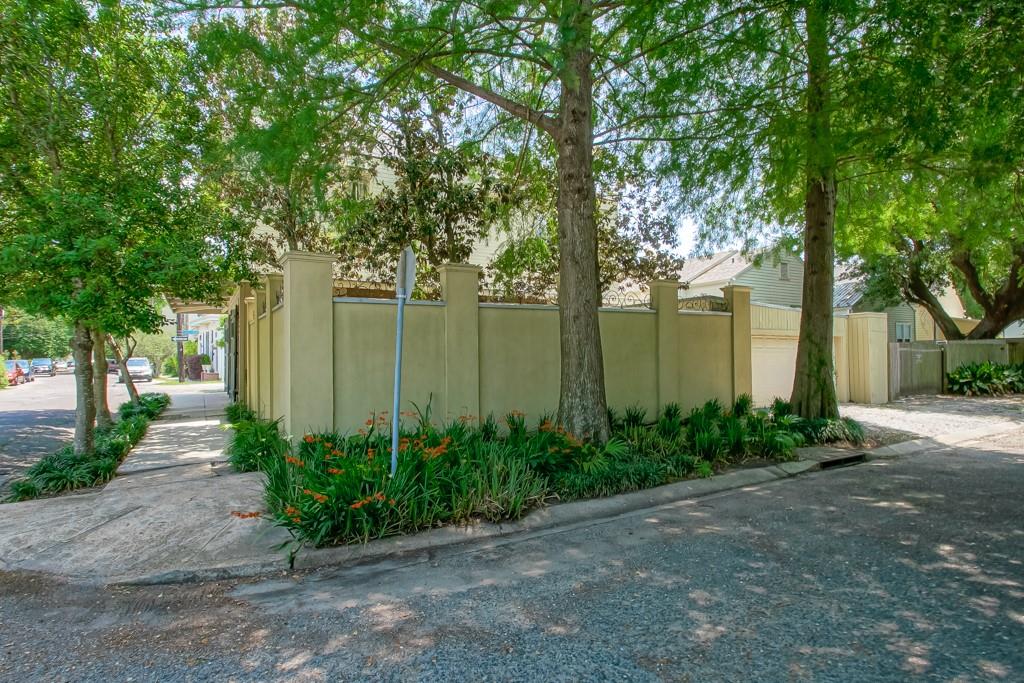 New Orleans, Louisiana, 70115, United States, 4 Bedrooms Bedrooms, ,4 BathroomsBathrooms,Residential,Active,2041705