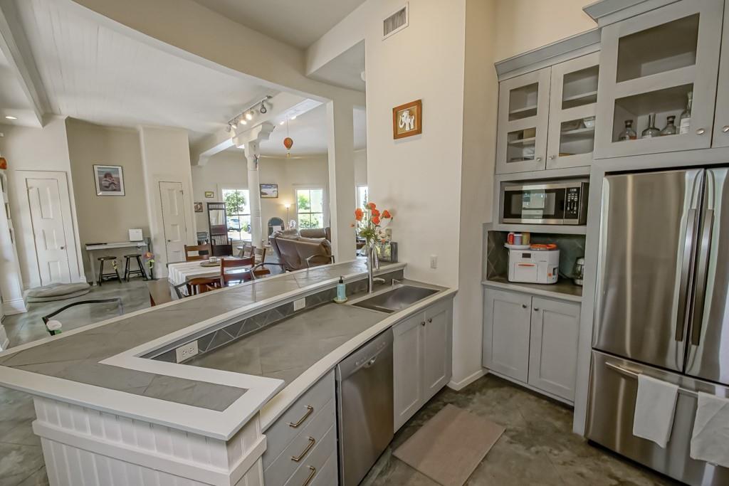 New Orleans, Louisiana, 70115, United States, 4 Bedrooms Bedrooms, ,4 BathroomsBathrooms,Residential,Active,2041705
