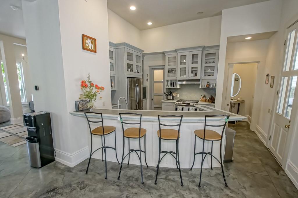 New Orleans, Louisiana, 70115, United States, 4 Bedrooms Bedrooms, ,4 BathroomsBathrooms,Residential,Active,2041705