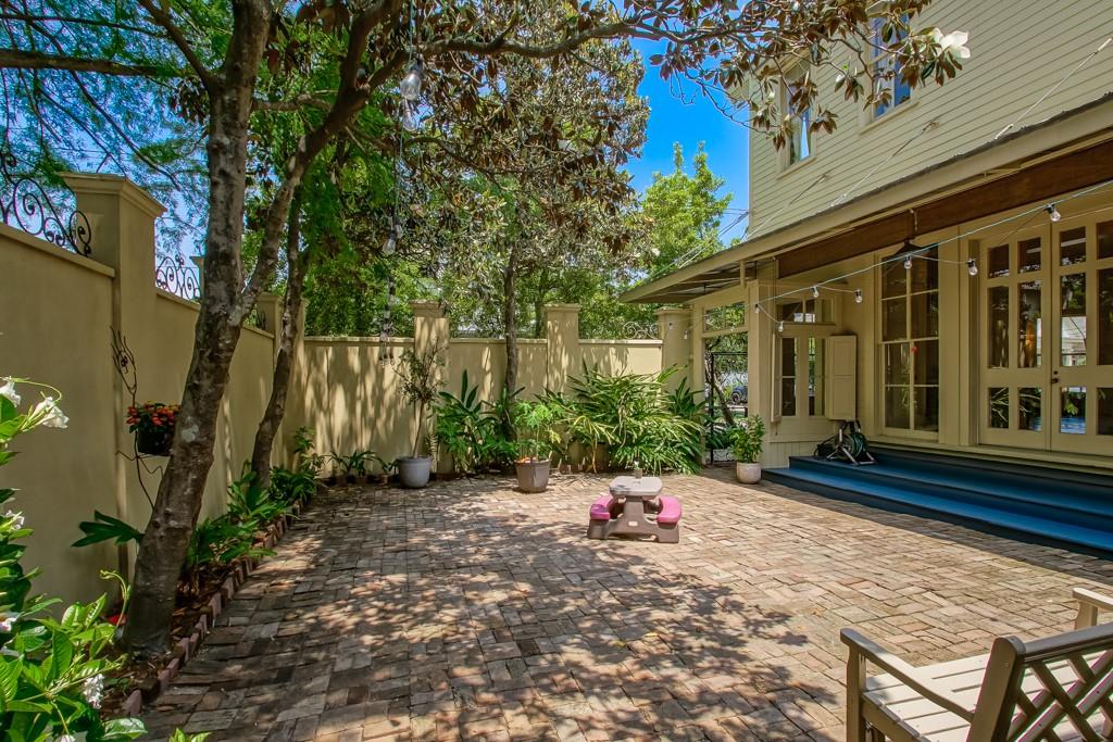 New Orleans, Louisiana, 70115, United States, 4 Bedrooms Bedrooms, ,4 BathroomsBathrooms,Residential,Active,2041705