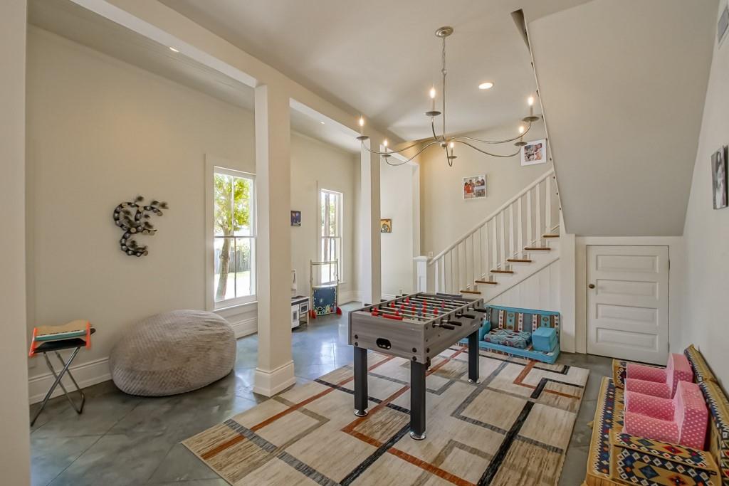 New Orleans, Louisiana, 70115, United States, 4 Bedrooms Bedrooms, ,4 BathroomsBathrooms,Residential,Active,2041705