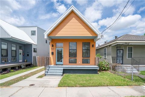 Photo of 1027 VERRET Street, New Orleans, LA 70114 (MLS # 2557176)