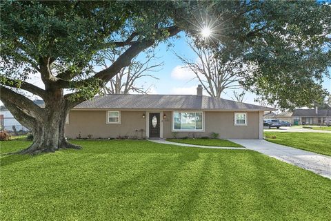 141 RIVER OAKS Drive Luling LA 70070