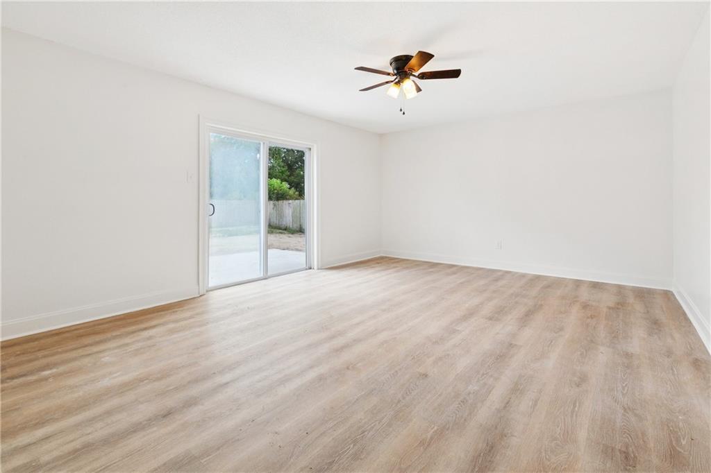 2027 SPANISH OAKS Drive