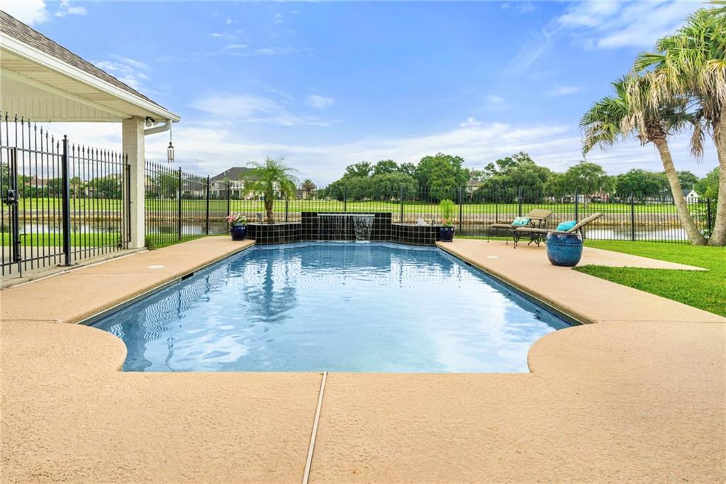 3913 LAKE PROVIDENCE Drive