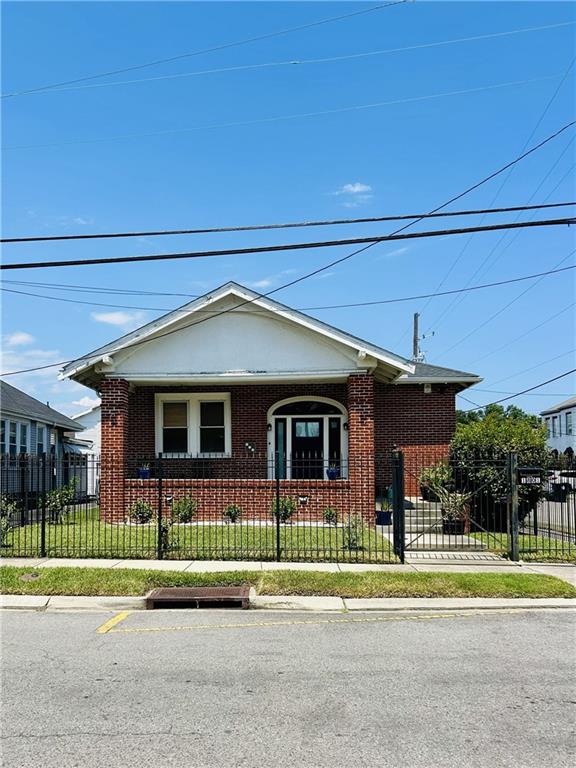 1801 S GAYOSO Street
