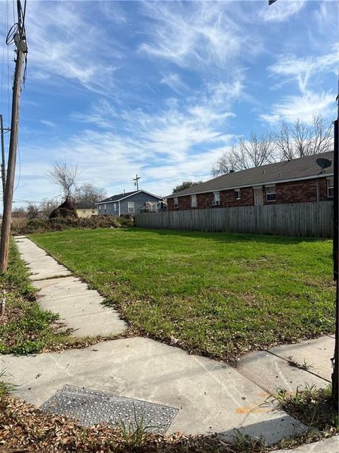 2945 FELICIANA Street New Orleans LA 70126