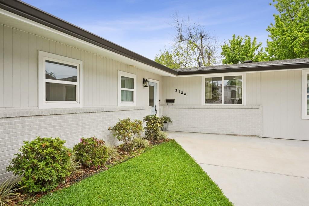 2133 GENERES Drive