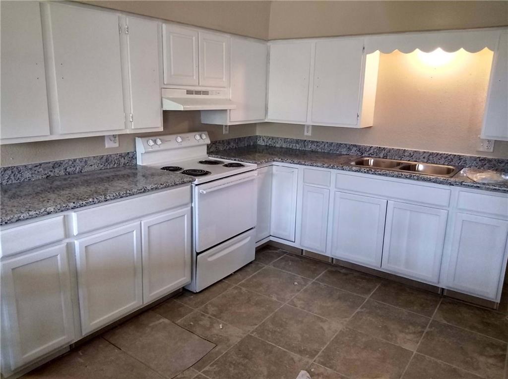 2904 N. MONTEREY Court