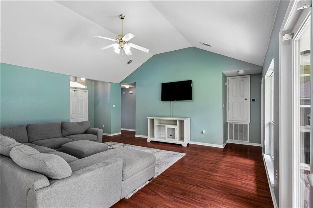 752 SIMPSON Way