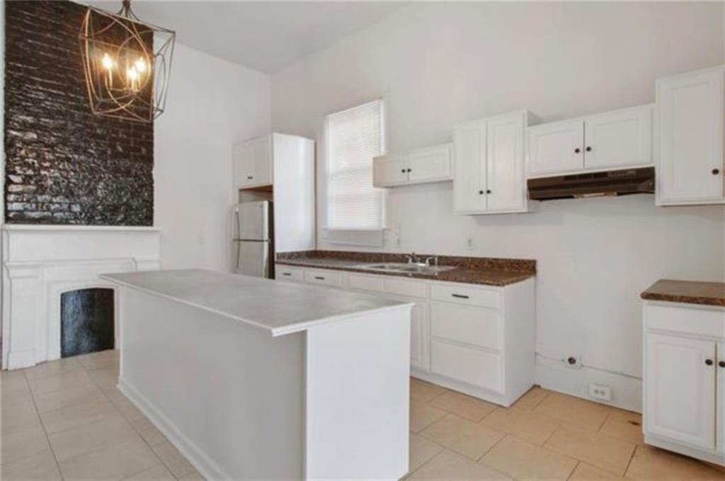 2226 BARRACKS Street