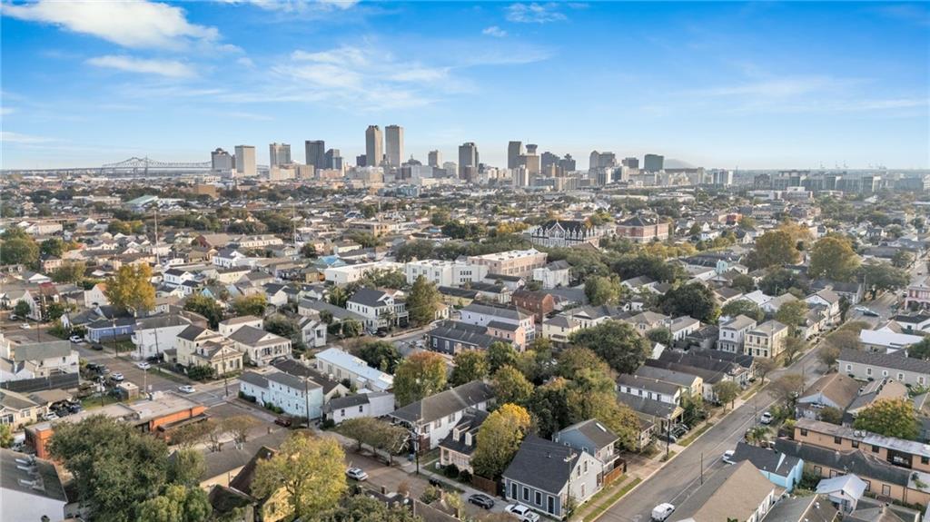 2226 BARRACKS Street