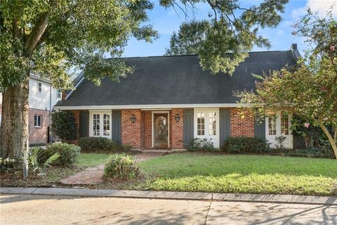 8724 ROSECREST Lane River Ridge LA 70123