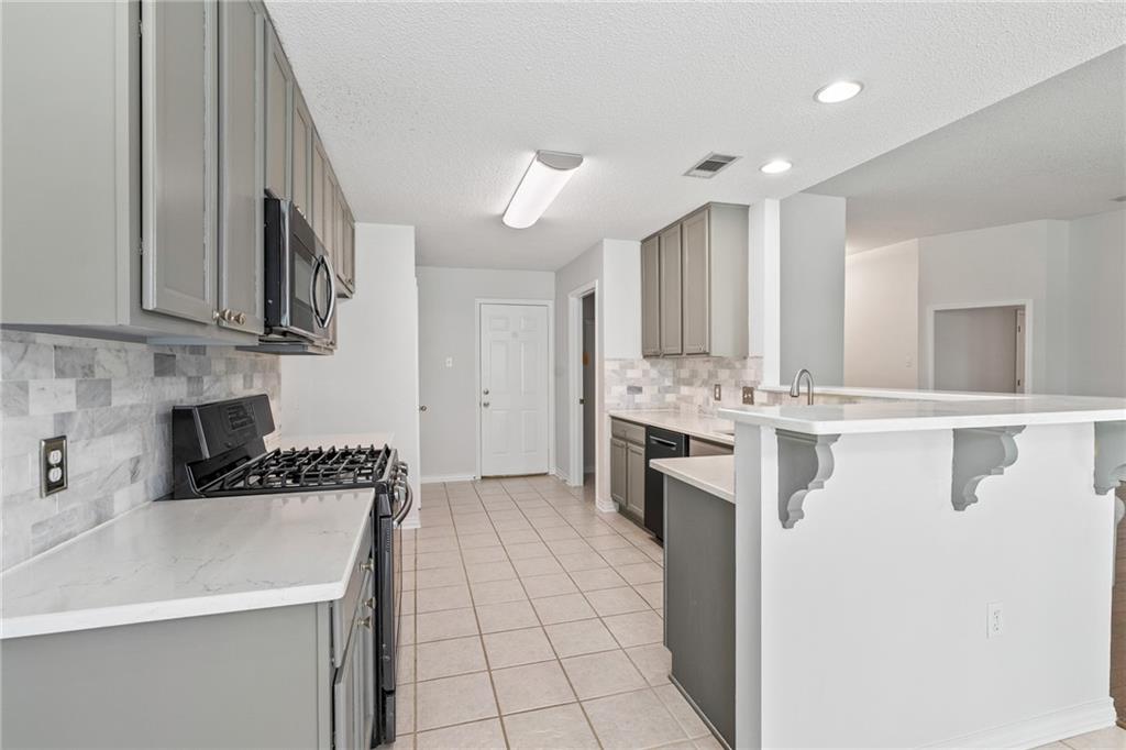 713 LIONEL Court