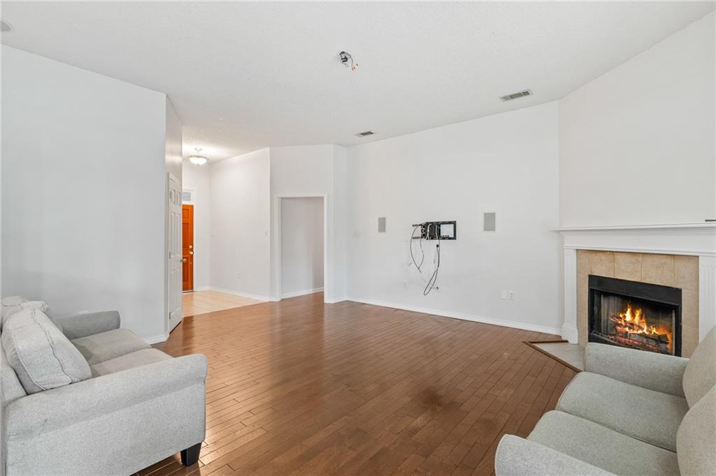 713 LIONEL Court
