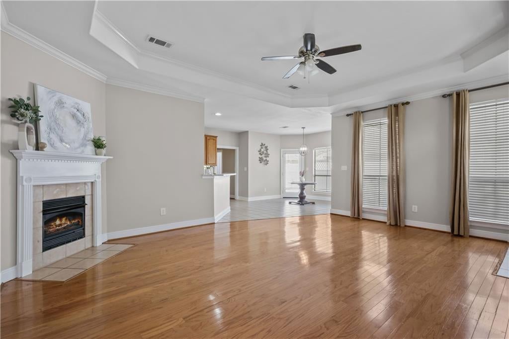 114 SHORT Street B