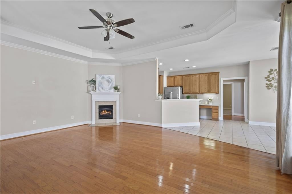 114 SHORT Street B