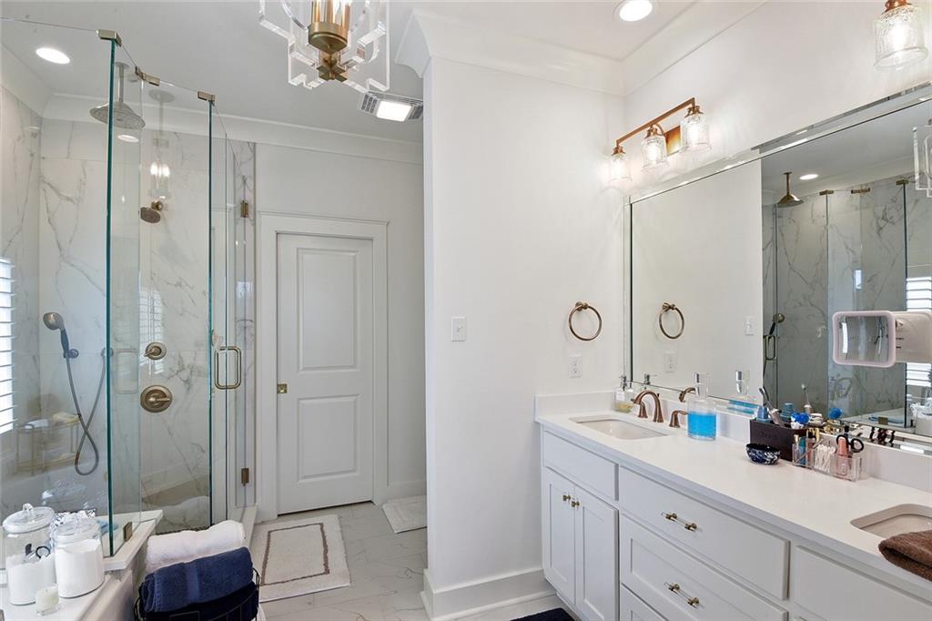 Mandeville, Louisiana 70471, United States, 3 Bedrooms Bedrooms, ,3 BathroomsBathrooms,Residential,Pending,43179