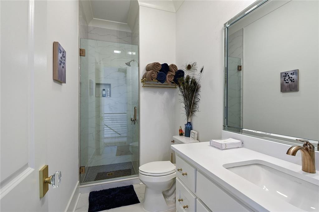 Mandeville, Louisiana 70471, United States, 3 Bedrooms Bedrooms, ,3 BathroomsBathrooms,Residential,Pending,43179