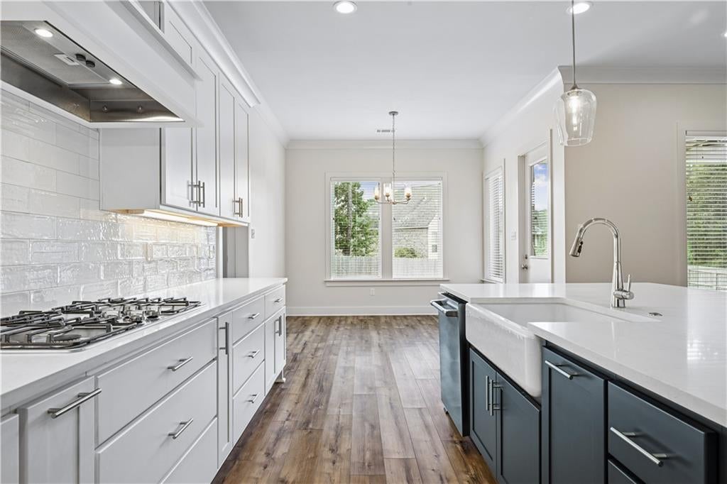 200 HIDDEN CREEK Boulevard
